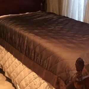 Ann Gish bed coverings